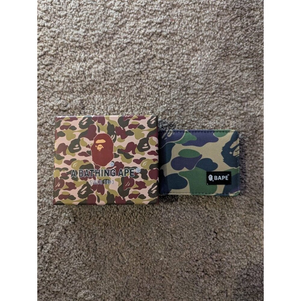 A Bathing Ape BAPE Green Camo Bifold Wallet Card Holder With Original Box